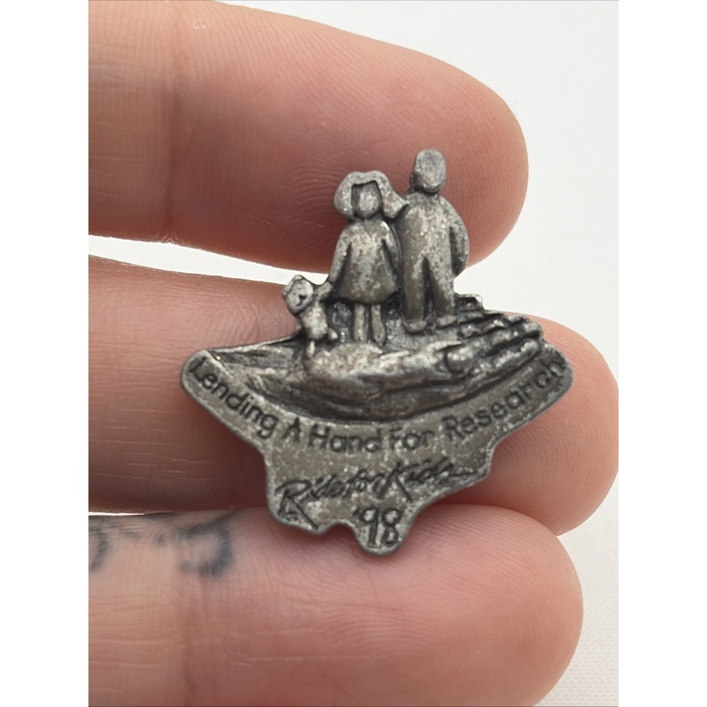 1998 Ride For Kids Pediatric Brain Tumor Foundation Lending A Hand Lapel Hat Pin